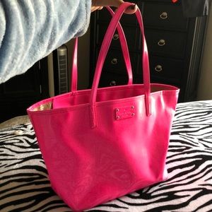 Kate Spades hot pink patent purse